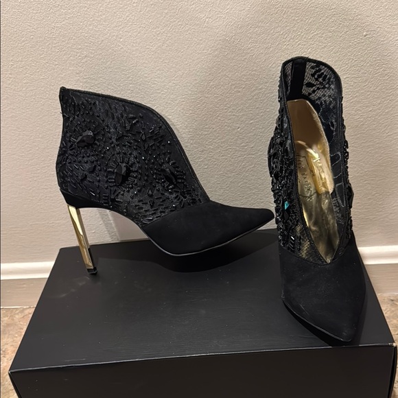 Ted Baker Black Stiletto Heels with Lace Detailing EUC - Picture 4 of 6